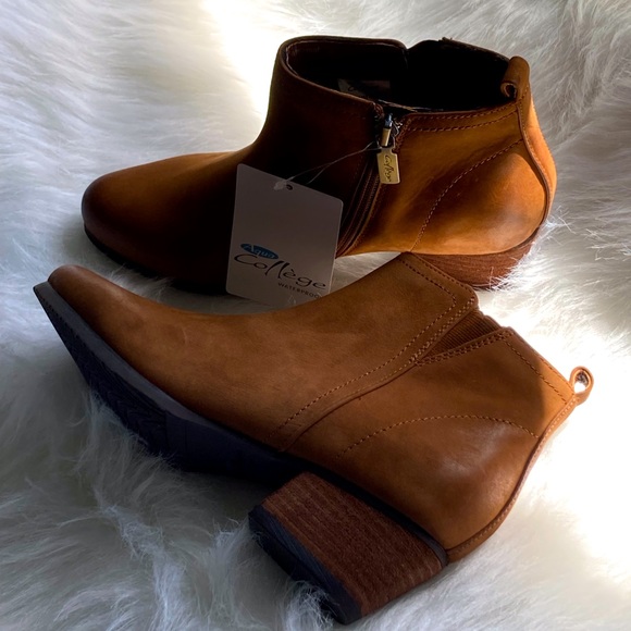 Agua Collége - Picture 1 of 3